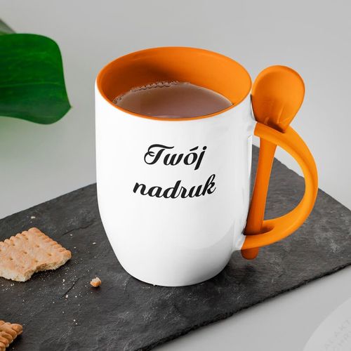 Kubek z łyżeczką z Twoim nadrukiem - pomarańczowe wnętrze, uszko i łyżeczka na Arena.pl