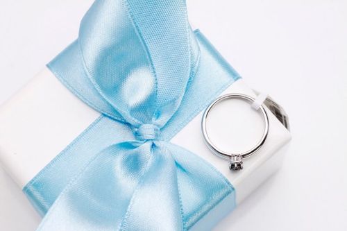 Złoty pierścionek PBD1595B - Diament na Arena.pl