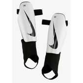 Ochraniacze piłkarskie Nike Charge DX4608-100 M (160-170cm)