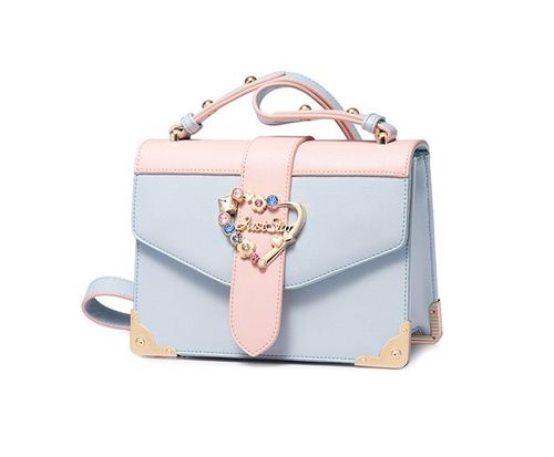 Modna czerwona listonoszka na Arena.pl