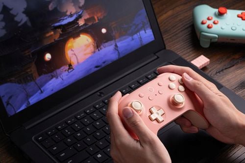 Kontroler bezprzewodowy 8BITDO Ultimate 2C Brzoskwiniowy na Arena.pl