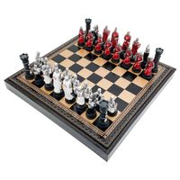 Włoski zestaw figur szachowych Templariusze + szachownica z ekoskóry 35cm