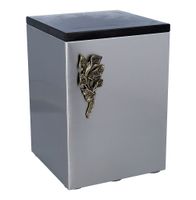 Pojemnik odpowiedni na kapsułę z krematorium Calla Lily