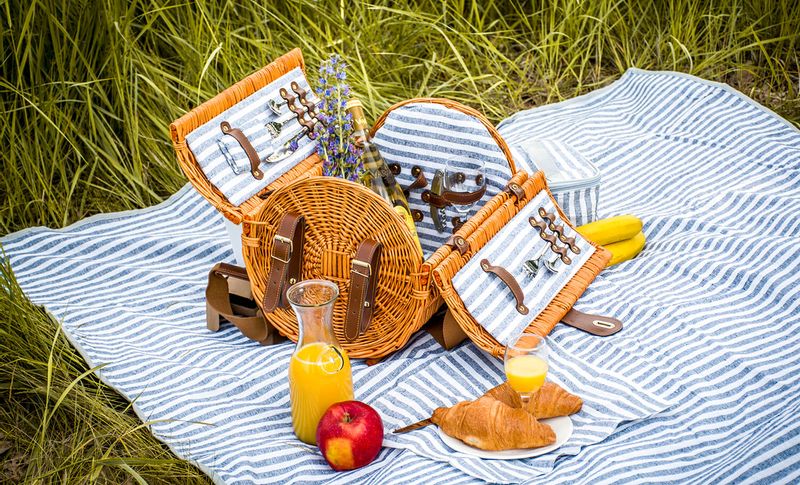 Pleciony kosz piknikowy dla 2 osób Termotorba Koc zdjęcie 12