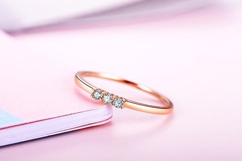 Złoty pierścionek PRD5430 - Diament na Arena.pl