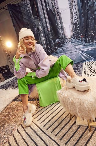 Crocs Damskie Ocieplane Chodaki Buty Platforma Stomp Lined Clog 42-43 na Arena.pl