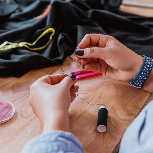 Przybornik krawiecki do szycia organizer igły nici agrafki podróżny etui na Arena.pl