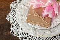 FOTOTAPETA kuchenna KWIATY TALERZE SERWETA 260x180