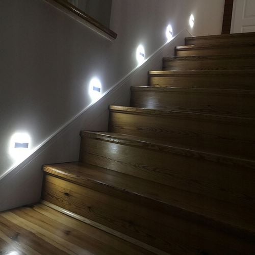 Oświetlenie schodowe oprawa lampka schodowa LED 230V Q31 Złota / na Arena.pl