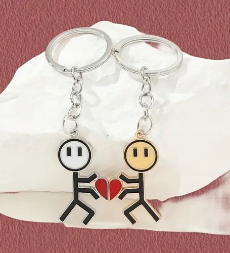 Breloczki Komplet dla Par dla Zakochanych Dwa Ludziki z Sercem Magnetyczne na Arena.pl