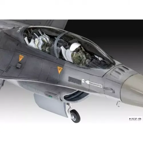Model do sklejania F-16D Fighting Falcon na Arena.pl