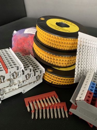 Oznaczniki przewodów NUMER 8, 1.5-6mm 100 szt na Arena.pl