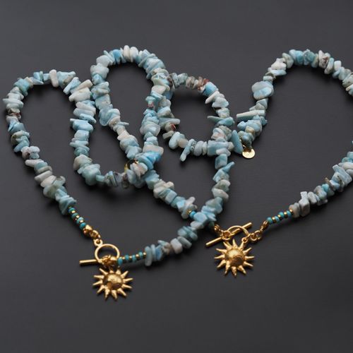 Naszyjnik z zawieszką - Larimar sieczka, słońce i srebro złocone na Arena.pl