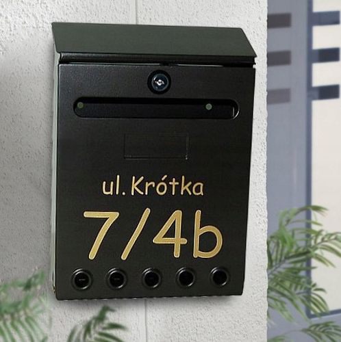 SKRZYNKA POCZTOWA LISTY Z NAPISEM UL NR DOMU CZAR. na Arena.pl