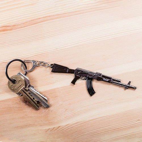 Militarny brelok AK47 na Arena.pl