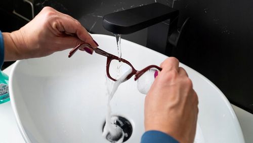 Innowacyjny Japoński SZAMPON DO OKULARÓW o zapachu Kwiatowym - 200ml SOFT99 na Arena.pl