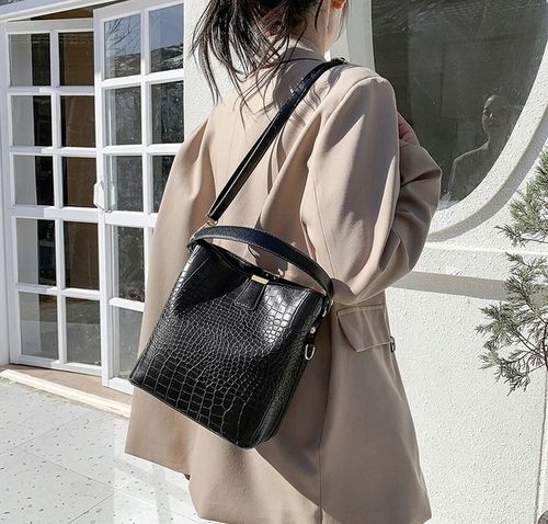 Torebka Damska Czarna na Ramię Elegancka Lakierowana Skóra Węża Ekologiczna na Arena.pl