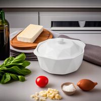 WAZA DO ZUPY BIAŁA 2,4L z POKRYWKĄ WAZA DO ROSOŁU BARSZCZU BIAŁA PORCELANA