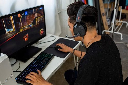 SŁUCHAWKI ASTRO GAMING A10 BLUE DO PS4 PS5 XBOX PC na Arena.pl