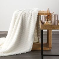 Koc narzuta na łóżko pled LISA biały 150x200 wytłaczane pasy ciepły miękki