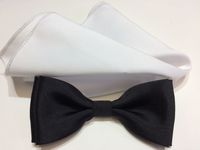 CZARNA MUSZKA Z BIAŁĄ POSZETKĄ