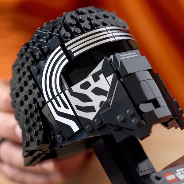 LEGO Star Wars 75415 Hełm Kylo Rena zdjęcie 3