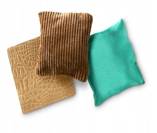 Fakturowe poduszeczki na Arena.pl