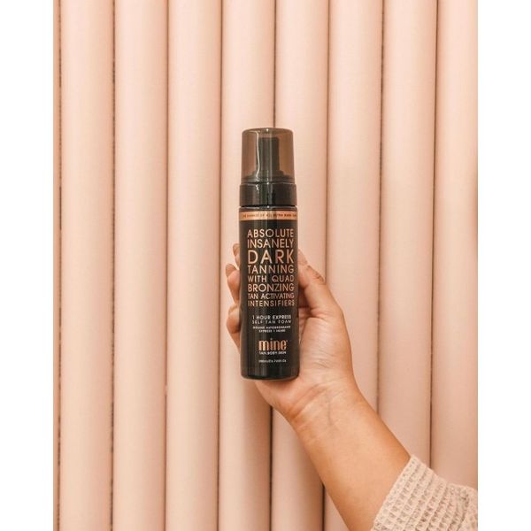 MineTan Absolute Ultra Dark Pianka Samoopalająca + Rękawica zdjęcie 4