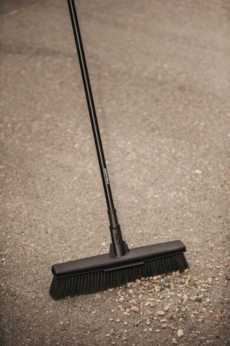 Miotła FISKARS Solid 1025931 Czarno-brązowy na Arena.pl