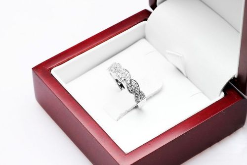 Złoty pierścionek PBD3426 - Diament na Arena.pl