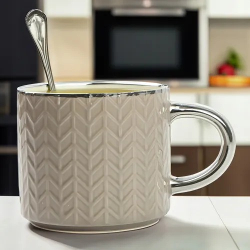 KUBEK PORCELANOWY DO KAWY HERBATY WZÓR SWETEREK 470ML ZE SREBRNYM UCHEM na Arena.pl