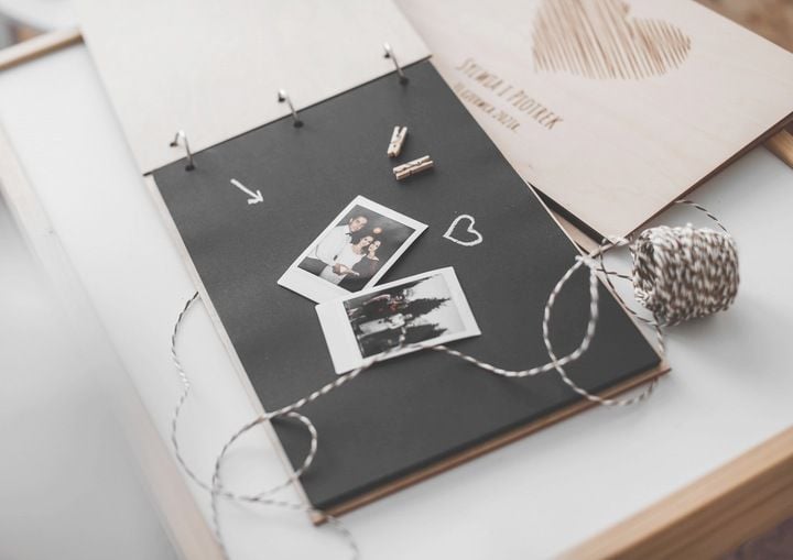 DREWNIANY ALBUM NA ZDJĘCIA PERSONALIZOWANY GRAWER zdjęcie 15