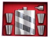 Duża Piersiówka 540 ml w Zestawie z Kieliszkami