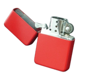 Czerwona Zapalniczka Benzynowa w Jednolitym Kolorze Czerwonym Gentelo