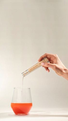 KOLAGEN DO PICIA "jA" SKIN COLAGEN TRUSKAWKA RABARBAR LEVANN 30 SASZETEK na Arena.pl