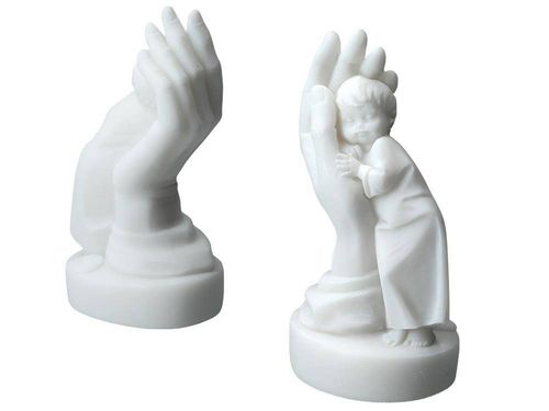 Chłopczyk na dłoni -alabaster grecki na Arena.pl