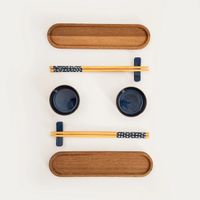 Zestaw AKITA do sushi z granatowymi miseczkami akacjowymi deskami 8el.HOMLA
