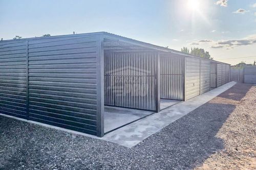 Rząd garaży 24x5m + wiata 2m - 8x brama uchylna dach spad w przód GP488 na Arena.pl