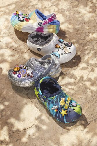 Cieplutkie Dziecięce Klapki Z Futerkiem Crocs 27,5 na Arena.pl