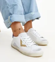 Białe sneakersy z efektem ,,znoszenia'' Gombola 39