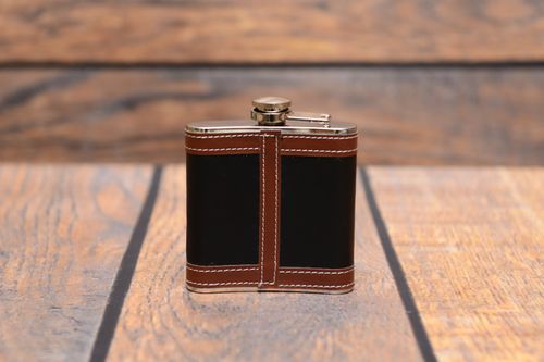 Doberman - piersiówka - 3516 na Arena.pl