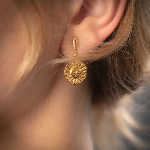 Kolczyki na wiszących sztyftach- słońce i srebro złocone na Arena.pl