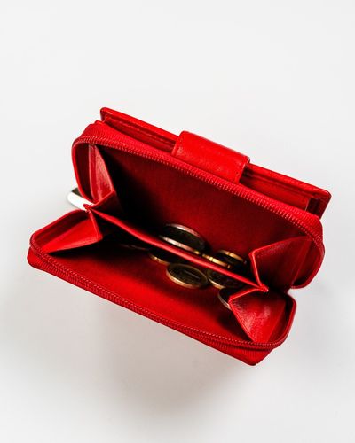mały portfel skórzany na zatrzask w czerwonym kolorze - rovicky na Arena.pl