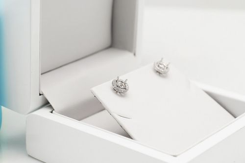 exclusive | brylantowa oprawa kolczyków w 18-karatowym złocie na Arena.pl