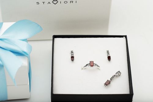 srebrne kolczyki z czerwonym agatem i markazytami - kdm5940 na Arena.pl