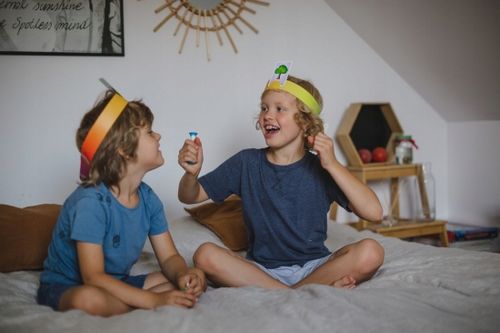 Kim jestem? Gra rodzinna. Adamigo. na Arena.pl