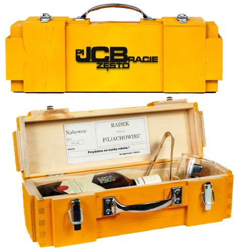 Skrzynka na butelkę prezent dla operatora koparki JCB podziekowanie na Arena.pl