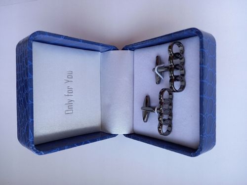 Tytanowe spinki do mankietów EXC dla miłośnika Audi RS + gratis szkatułka na Arena.pl