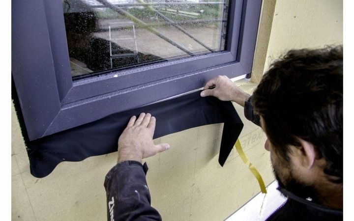 TYTAN klej do EPDM - 600ml CZARNY neutralny bezpieczny dla styropianu xps zdjęcie 2