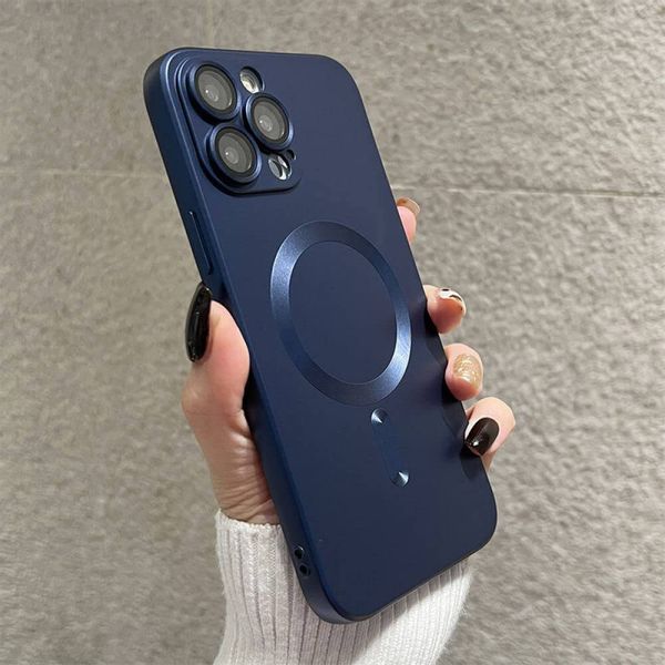 Etui Iphone 14 Pro Soft Magsafe Granatowe zdjęcie 5